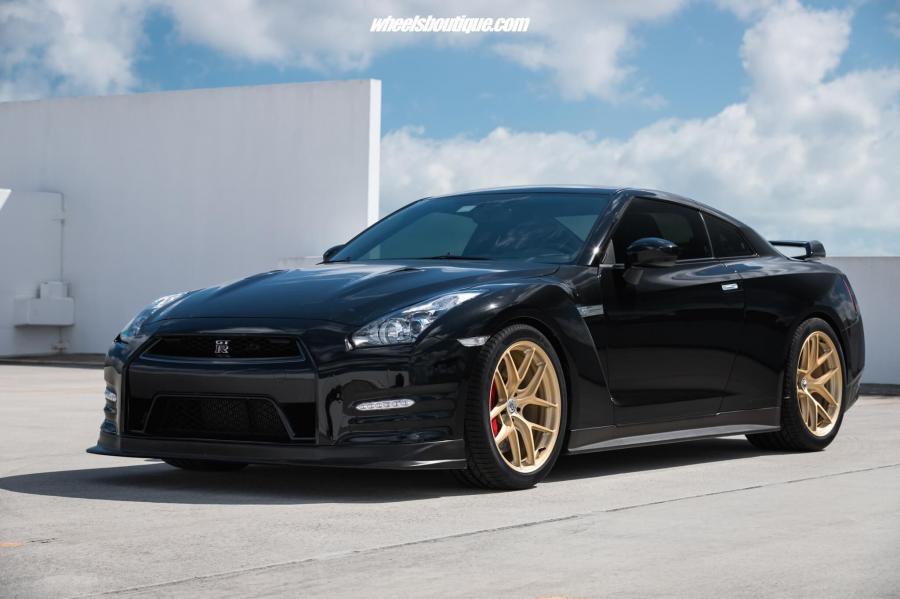  Nissan GT-R on HRE Wheels (R101 Lightweight) 2019 года  (фото 6 из 12)